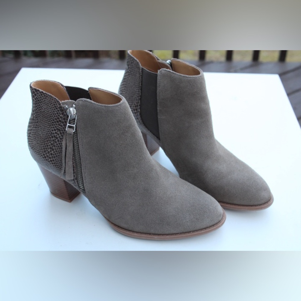 Vionic Anne ankle boots